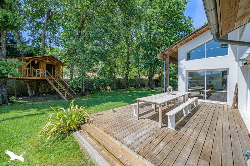 Vente Maison GUJAN MESTRAS - 6 pièces -223 m² - (33470)