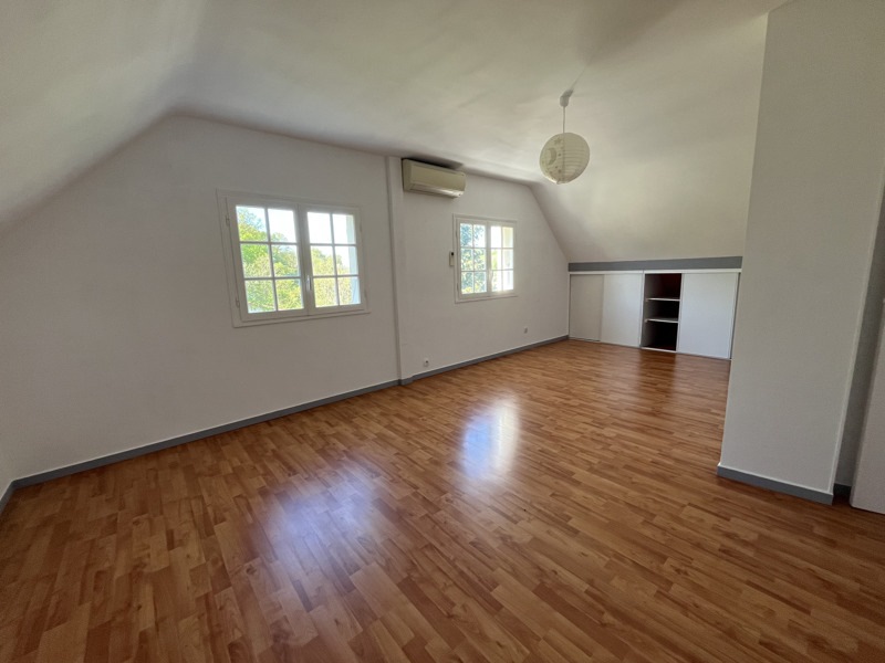Vente Maison CONDAT SUR VIENNE - 9 pièces -217 m² - (87920)