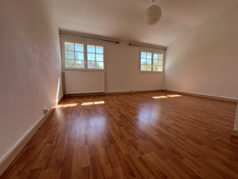 Vente Maison CONDAT SUR VIENNE - 9 pièces -217 m² - (87920)