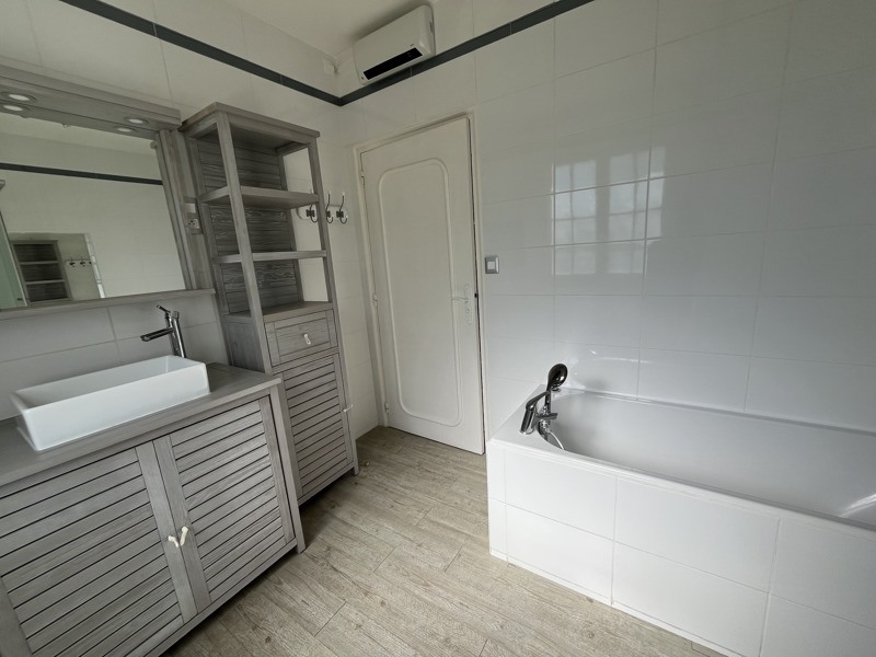 Vente Maison CONDAT SUR VIENNE - 9 pièces -217 m² - (87920)