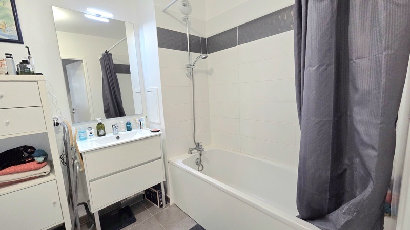 Vente Appartement L ISLE ADAM - 2 pièces -44 m² - (95290)