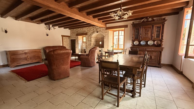 Vente Maison LIZANT - 10 pièces -199 m² - (86400)