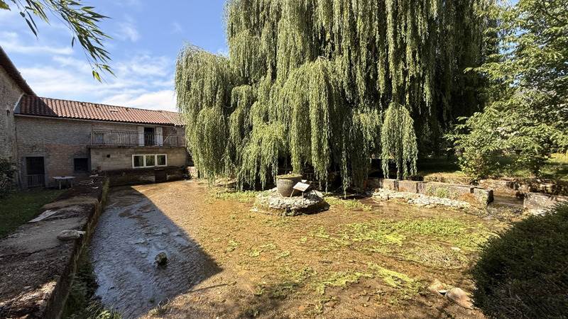 Vente Maison LIZANT - 10 pièces -199 m² - (86400)