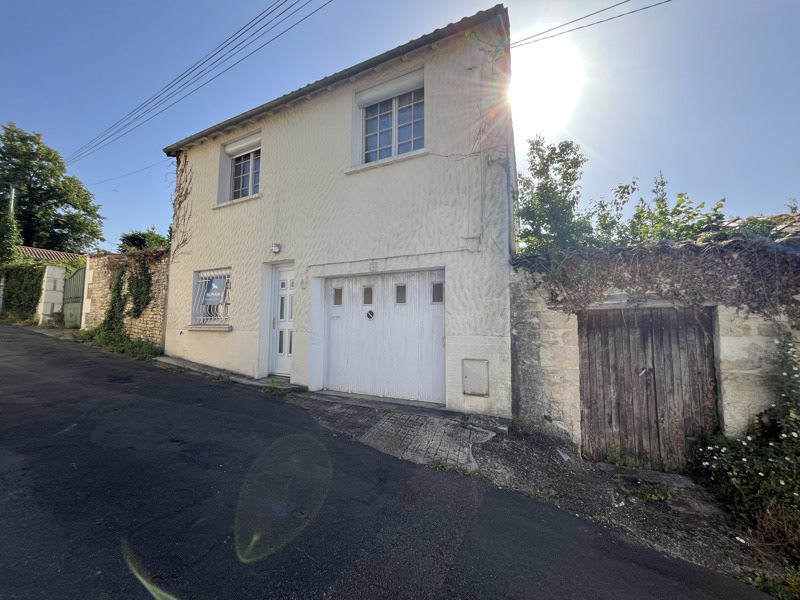 Vente Maison Ruffec - 4 pièces -119 m² - (16700)