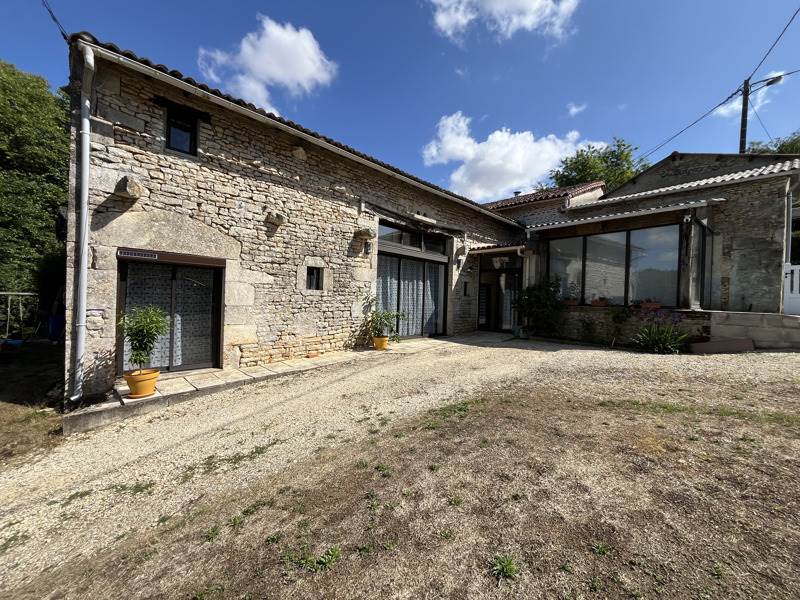 Vente Maison LIZANT - 5 pièces -156 m² - (86400)