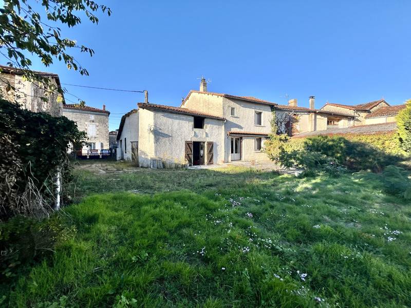 Vente Maison BEAULIEU SUR SONNETTE - 7 pièces -152 m² - (16450)