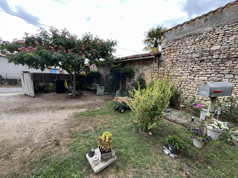 Vente Maison POURSAC - 4 pièces -114 m² - (16700)