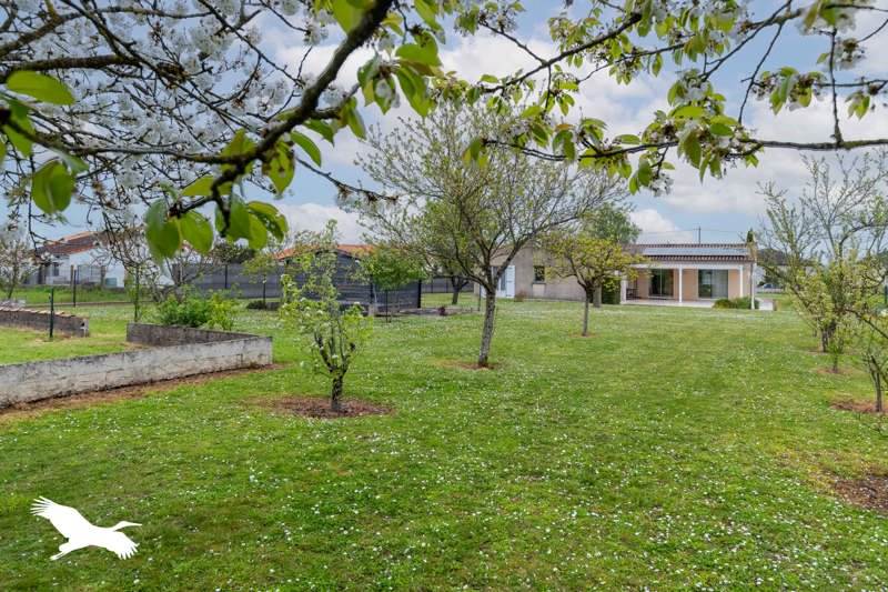 Vente Maison LA FAYE - 5 pièces -140 m² - (16700)
