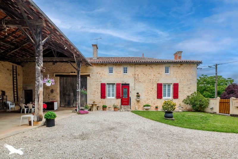 Vente Maison Montjean - 6 pièces -179 m² - (16240)