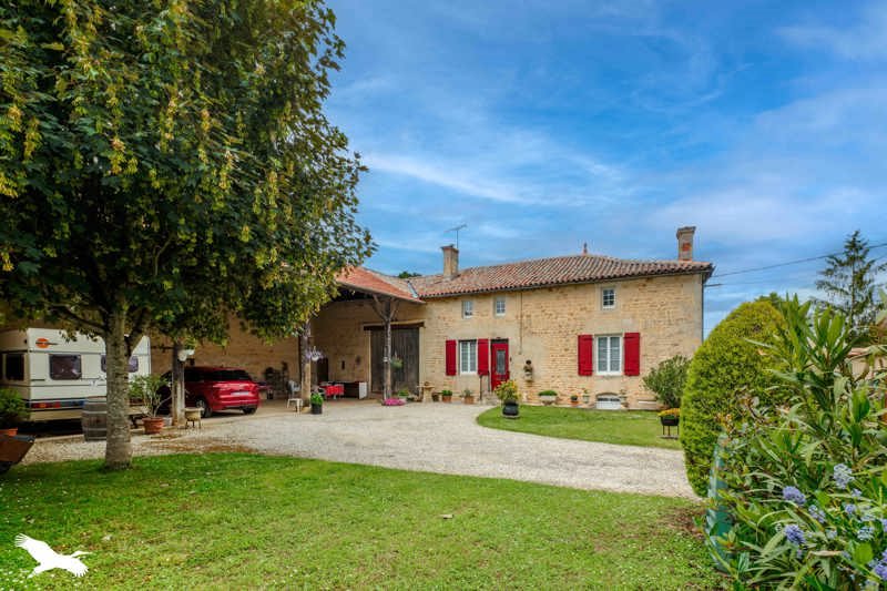Vente Maison MONTJEAN - 6 pièces -179 m² - (16240)