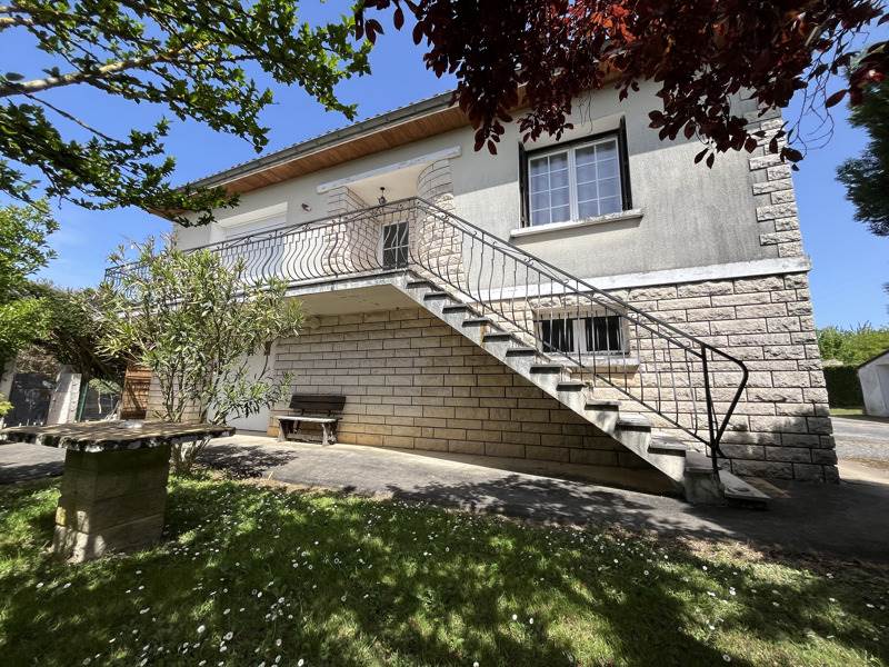 Vente Maison JUILLE - 8 pièces -115 m² - (16230)