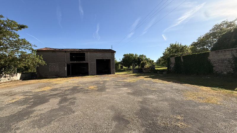 Vente Maison JUILLE - 8 pièces -115 m² - (16230)