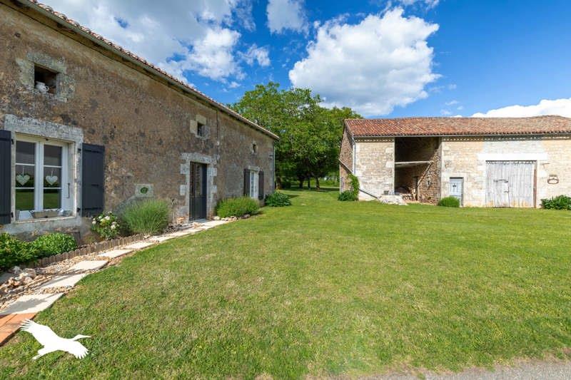 Vente Maison NANTEUIL EN VALLEE - 8 pièces -235 m² - (16700)