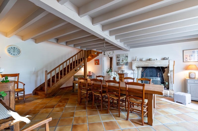 Vente Maison NANTEUIL EN VALLEE - 8 pièces -235 m² - (16700)