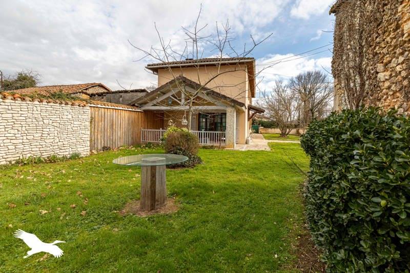 Vente Maison NANTEUIL EN VALLEE - 5 pièces -136 m² - (16700)