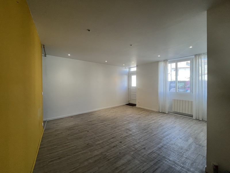 Vente Maison RUFFEC - 3 pièces -91 m² - (16700)