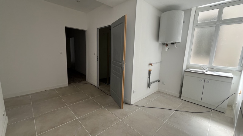 Vente Immeuble RUFFEC - -  600 m² - (16700)