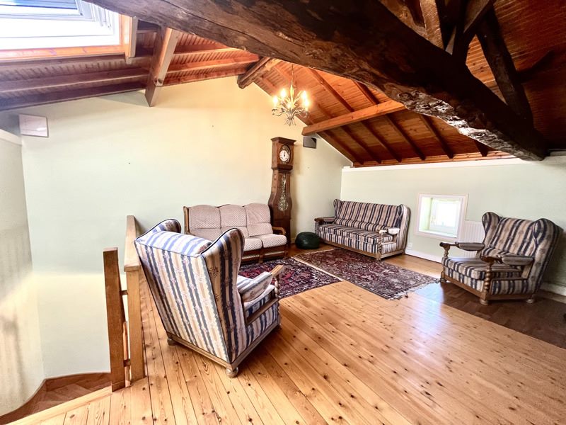 Vente Maison CELLEFROUIN - 5 pièces -185 m² - (16260)