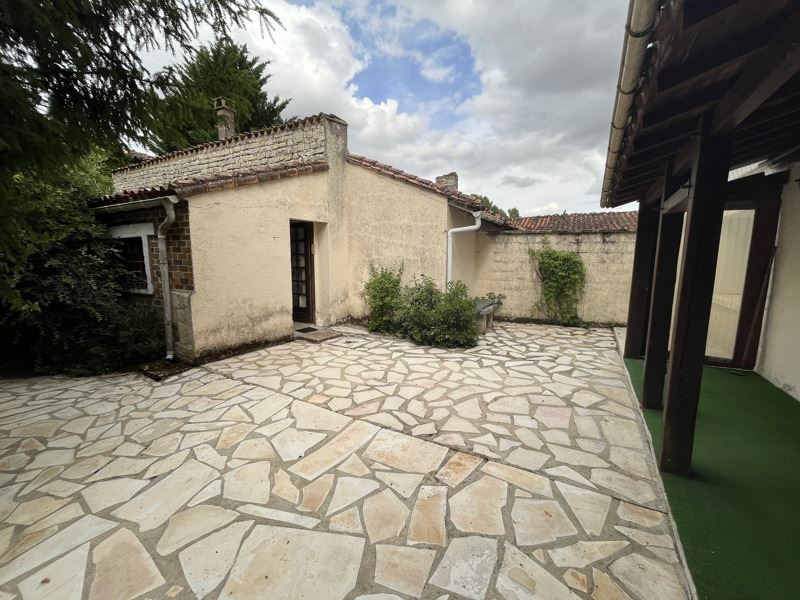 Vente Maison COULONGES - 4 pièces -122 m² - (16330)