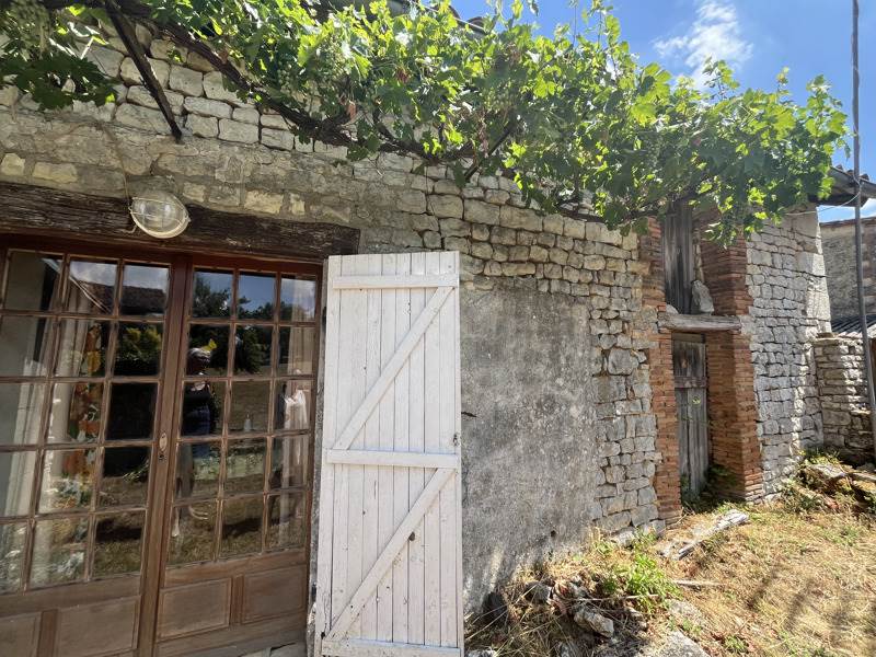 Maison 5 pièces 127 m² · à Bioussac · 127 m² · 56 000 €