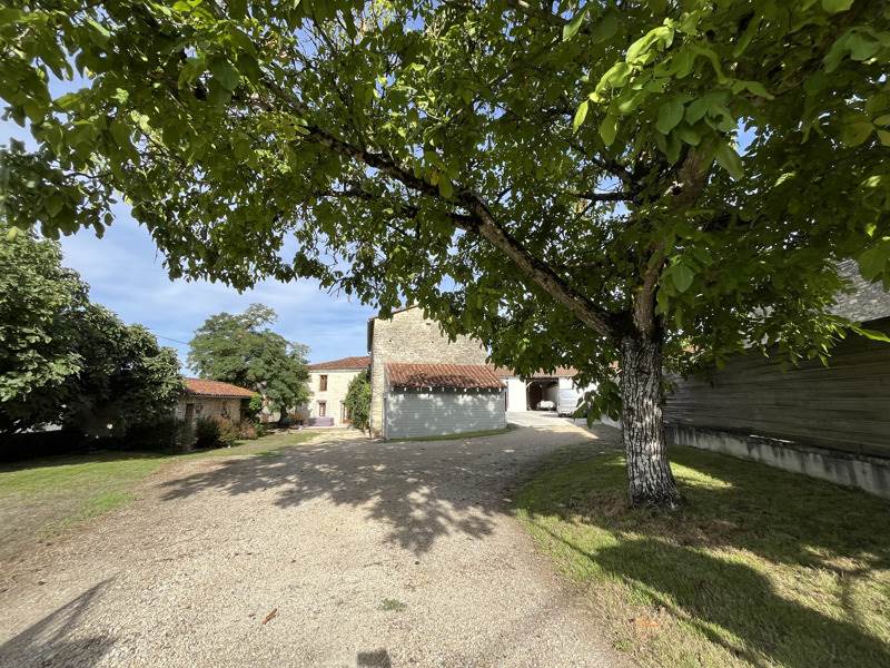 Vente Maison Luxé - 11 pièces -320 m² - (16230)