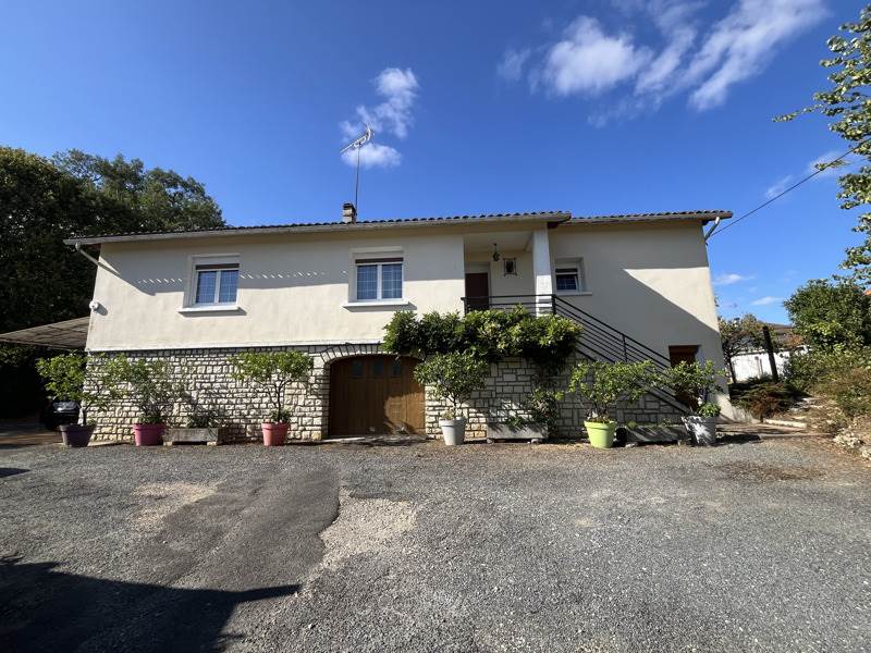 Vente Maison Ruffec 16700 6 pièces - 120 m²