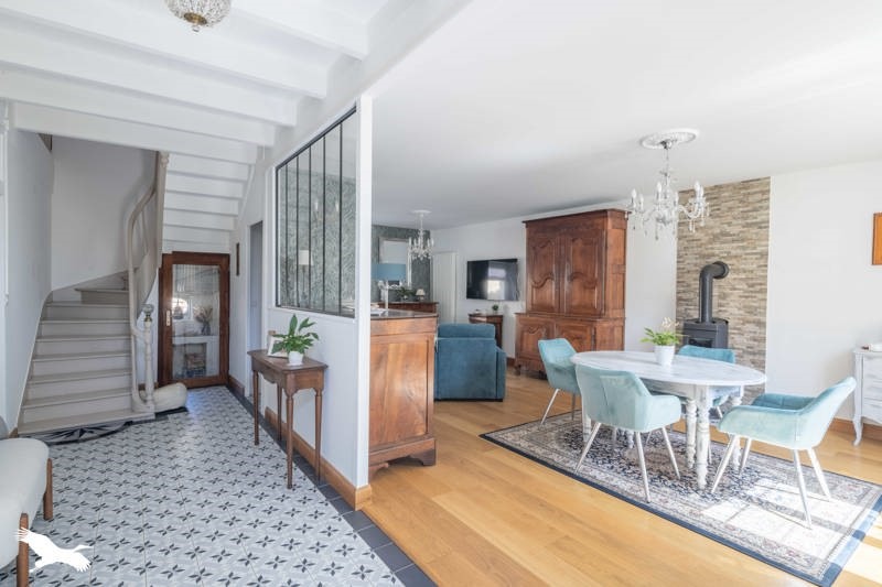 Vente Maison MANSLE LES FONTAINES - 9 pièces -205 m² - (16230)