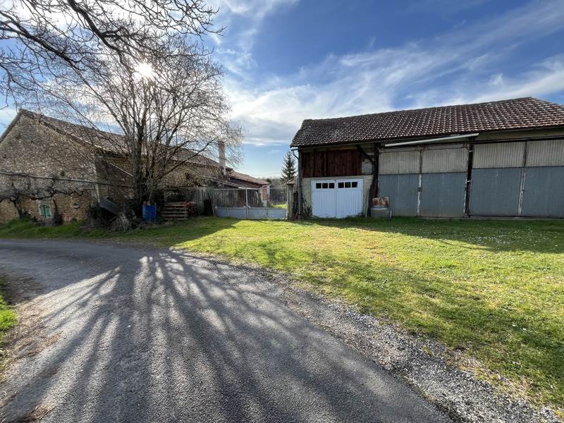 Vente Maison BUNZAC - 5 pièces -105 m² - (16110)