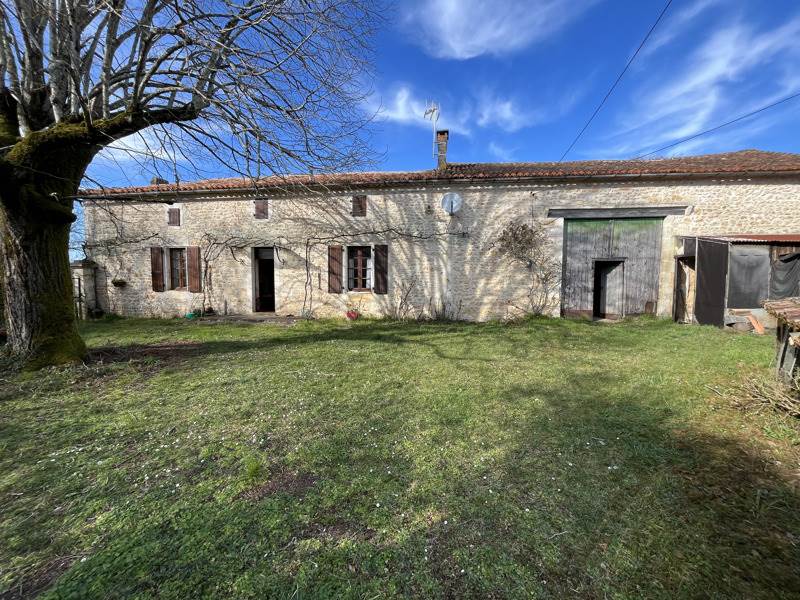 Vente Maison BUNZAC - 5 pièces -105 m² - (16110)