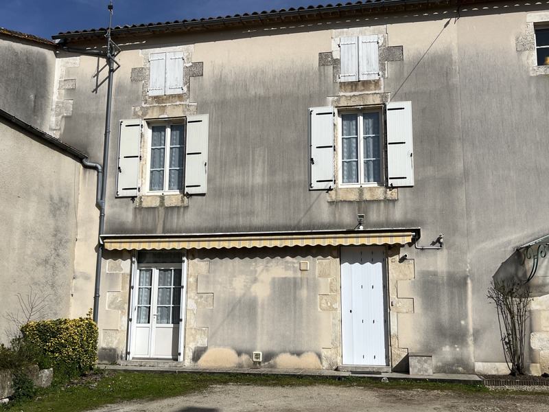 Vente Maison LA ROCHEFOUCAULD EN ANGOUMOIS 16110 4 pièces - 88 m²