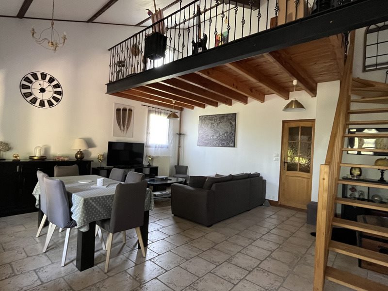 Vente Maison VAL DE BONNIEURE - 7 pièces -198 m² - (16230)
