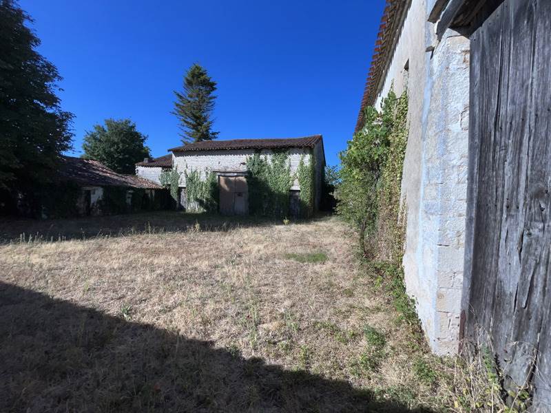 Vente Maison COULGENS - 5 pièces -300 m² - (16560)