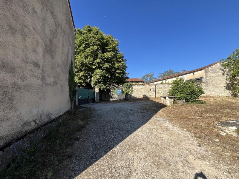Vente Maison COULGENS - 5 pièces -300 m² - (16560)