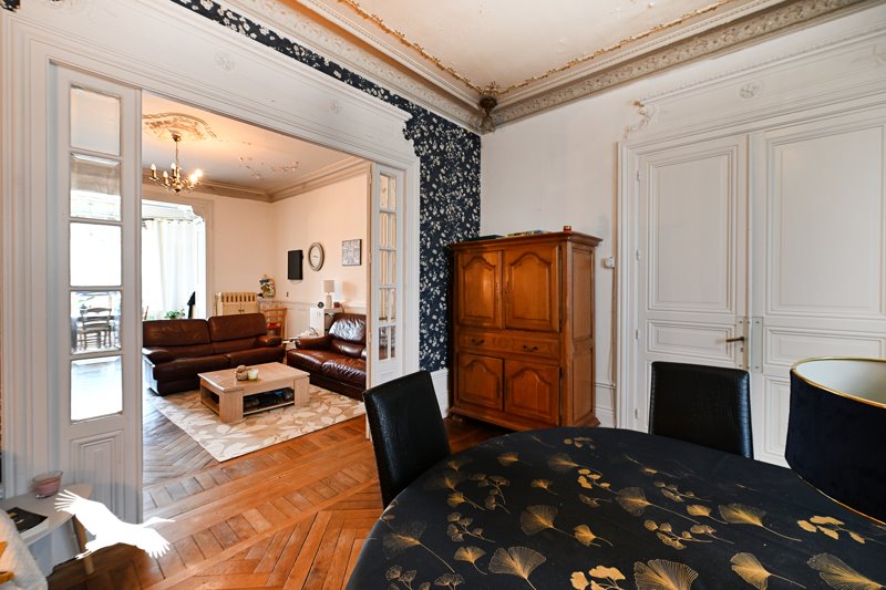 Vente Maison CHASSENEUIL SUR BONNIEURE - 10 pièces -308 m² - (16260)