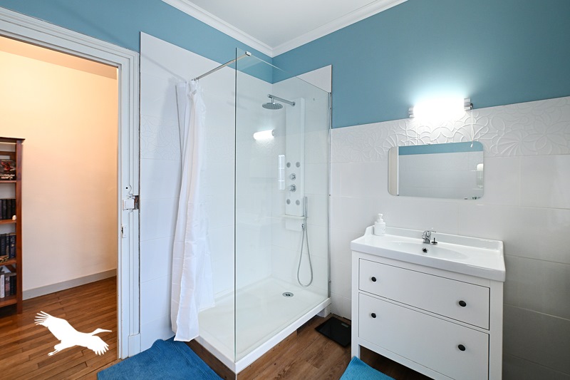 Vente Maison CHASSENEUIL SUR BONNIEURE - 10 pièces -308 m² - (16260)