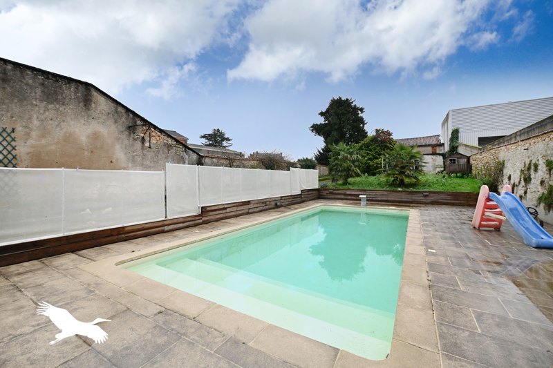 Vente Maison CHASSENEUIL SUR BONNIEURE - 10 pièces -308 m² - (16260)