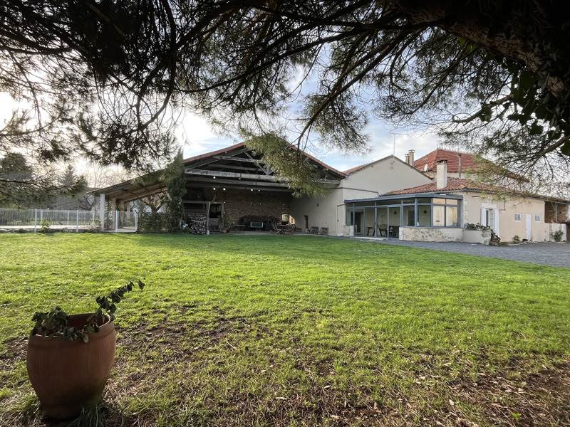 Vente Maison LA ROCHETTE - 11 pièces -286 m² - (16110)