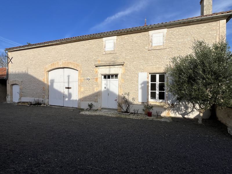 Vente Maison LA ROCHETTE - 11 pièces -286 m² - (16110)