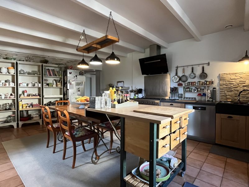 Vente Maison LA ROCHETTE - 11 pièces -286 m² - (16110)