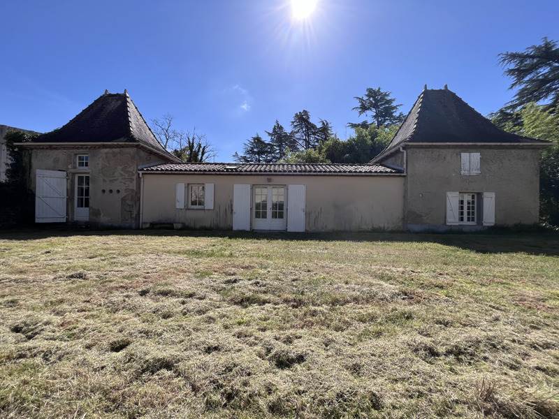 Vente Local commercial LA ROCHEFOUCAULD EN ANGOUMOIS - -  68 m² - (16110)