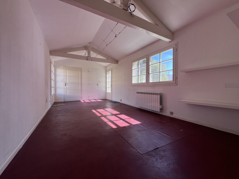 Vente Local commercial LA ROCHEFOUCAULD EN ANGOUMOIS - -  68 m² - (16110)