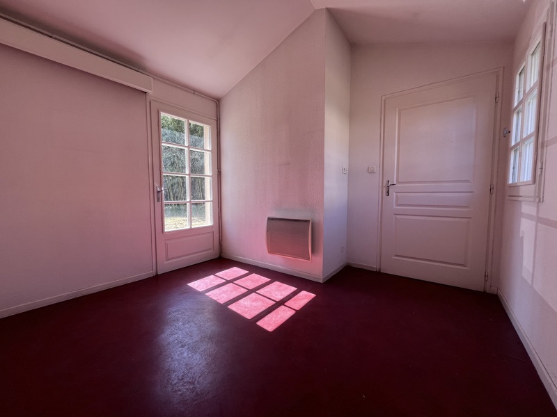 Vente Local commercial LA ROCHEFOUCAULD EN ANGOUMOIS - -  68 m² - (16110)
