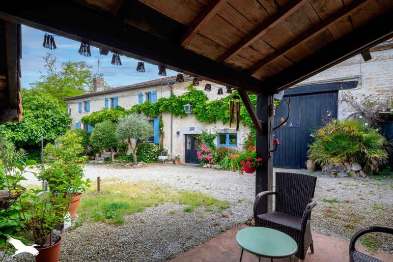 Vente Maison LA ROCHETTE - 7 pièces -245 m² - (16110)
