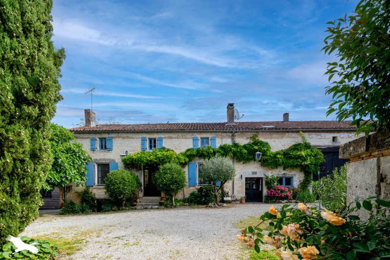 Vente Maison LA ROCHETTE - 7 pièces -245 m² - (16110)