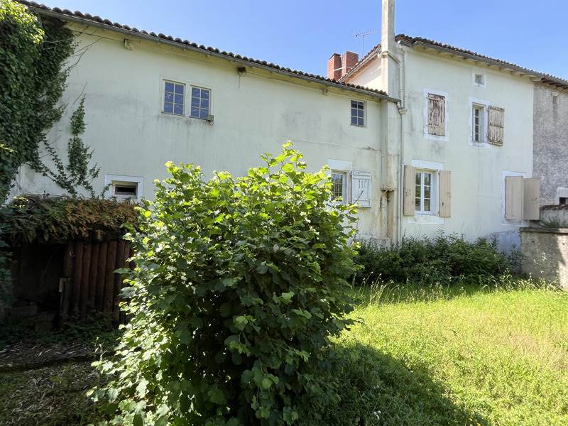Vente Maison VAL DE BONNIEURE - 7 pièces -143 m² - (16230)