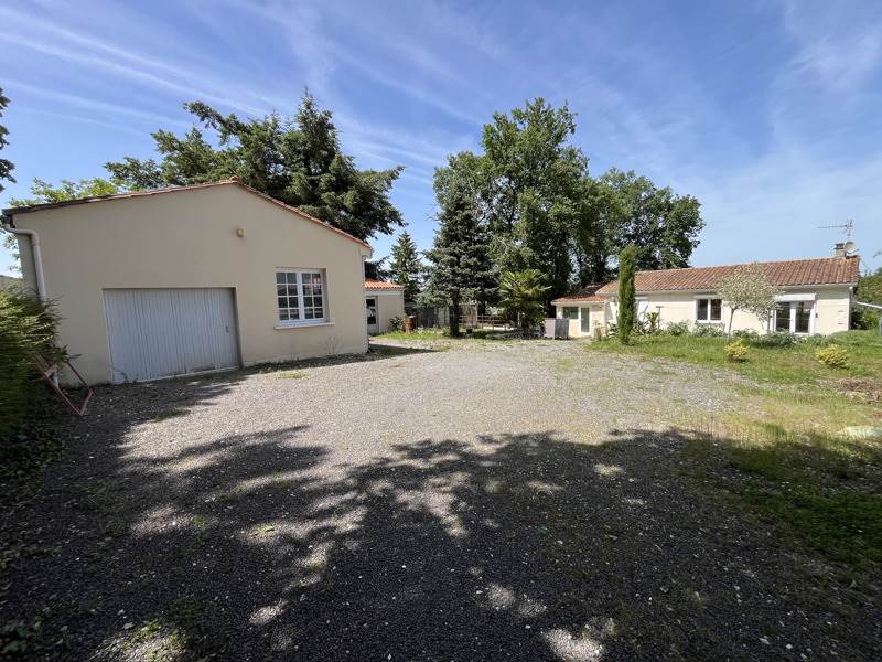 Vente Maison LA ROCHEFOUCAULD EN ANGOUMOIS - 5 pièces -91 m² - (16110)