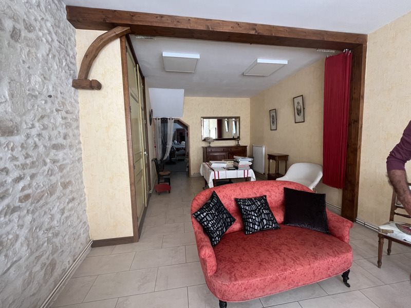Vente Immeuble LA ROCHEFOUCAULD EN ANGOUMOIS - -  268 m² - (16110)