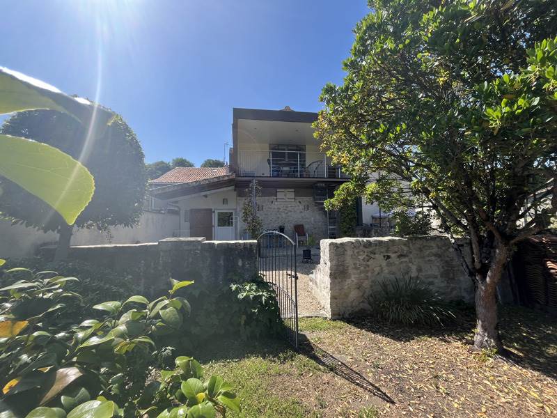 Vente Immeuble LA ROCHEFOUCAULD EN ANGOUMOIS - -  268 m² - (16110)