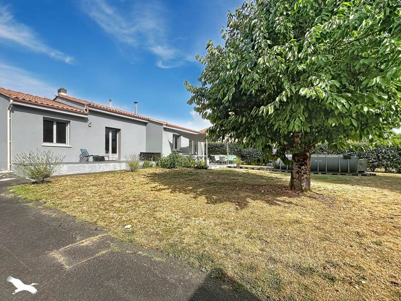Vente Maison RIVIERES - 4 pièces -106 m² - (16110)