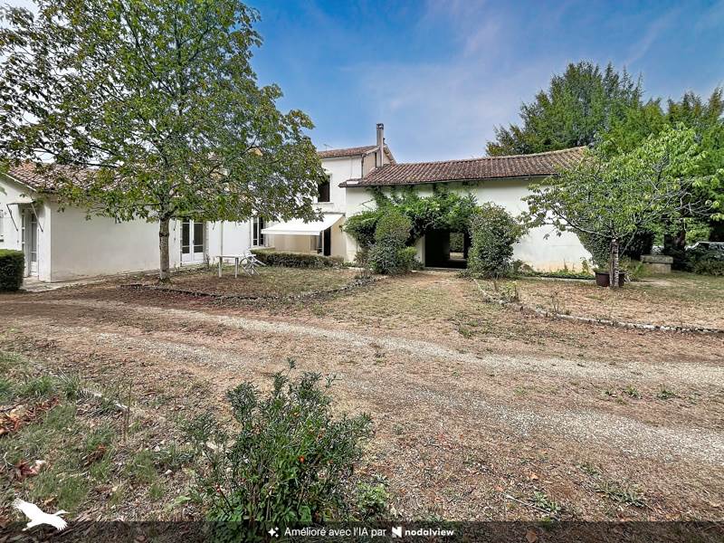 Vente Maison Chasseneuil-sur-Bonnieure - 6 pièces -146 m² - (16260)